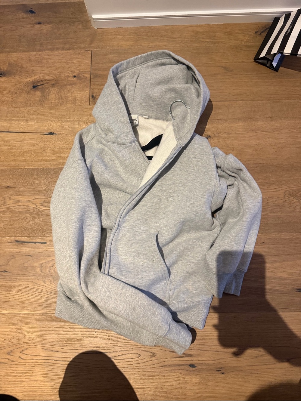 Aritzia zip up